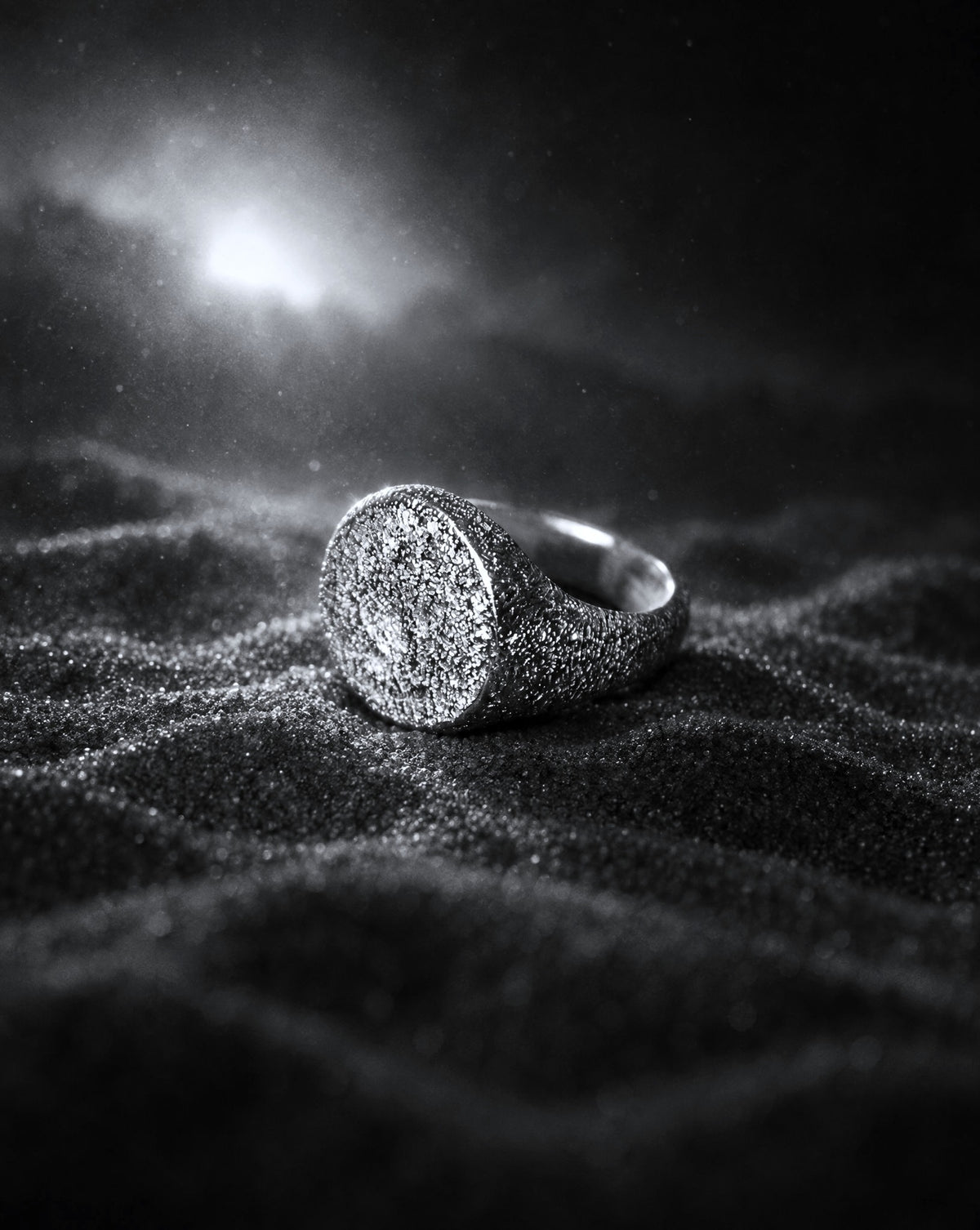 Silver 999 Full-Galaxy Signet ring イメージ（AI生成）