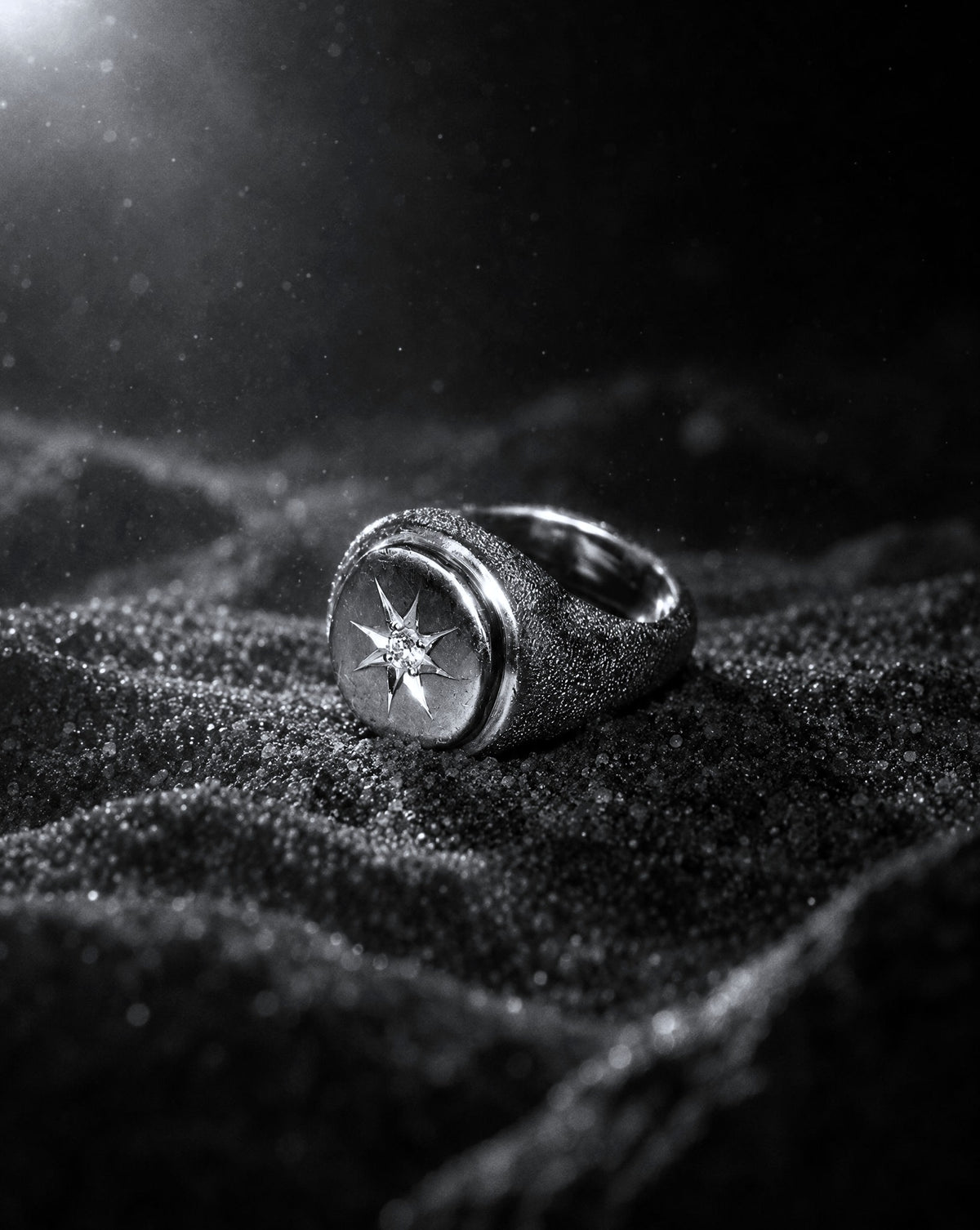 Silver 999 Galaxy Signet ring with Diamond イメージ（AI生成）
