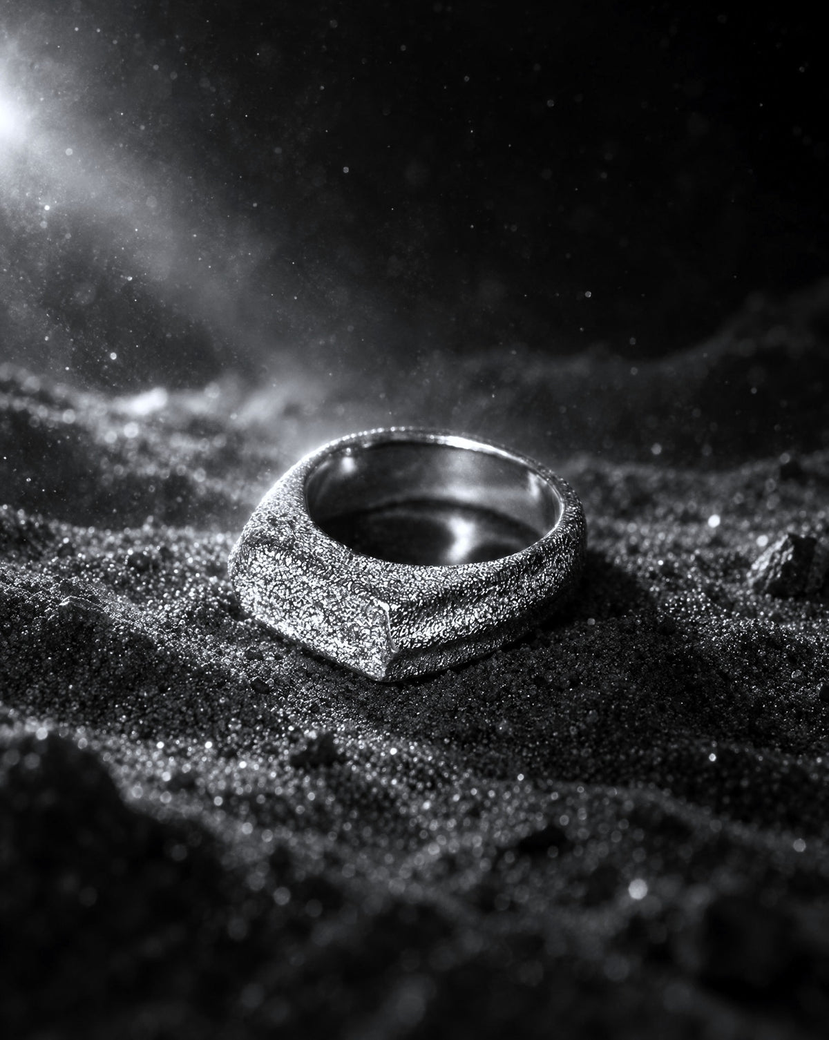 Silver 999 Full-Galaxy Flattop Ring イメージ（AI生成）